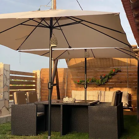 Case de vacanță Nima House