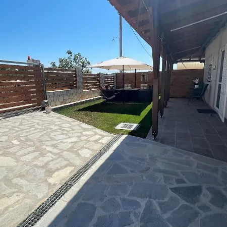 Case de vacanță Nima House