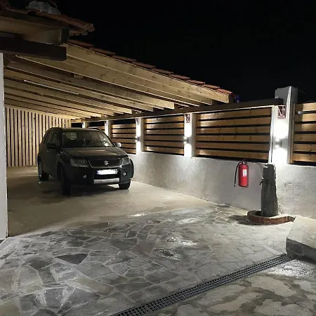 Nima House Case de vacanță *